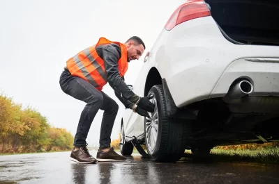 Oto Yol Yardım Hizmetleri Nelerdir? Nasıl Yararlanılır?